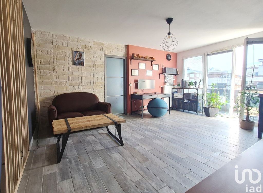 Achat appartement à vendre 2 pièces 46 m² - Corbeil-Essonnes