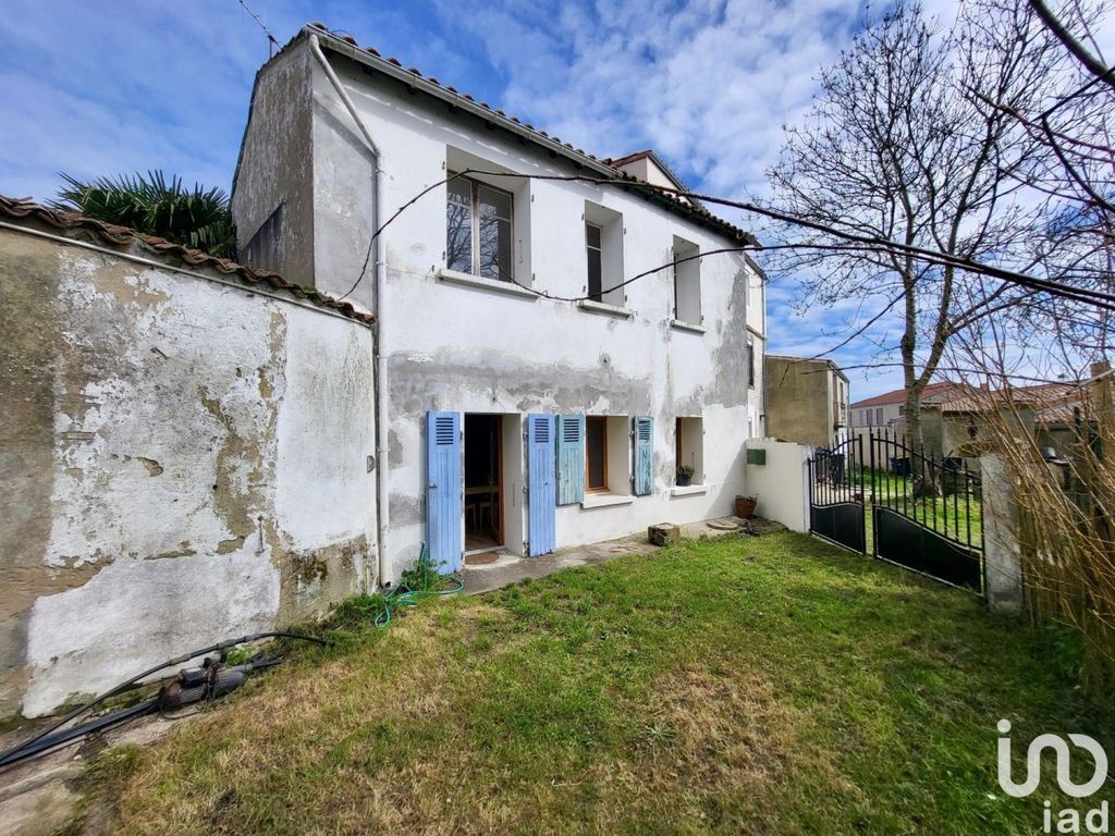 Achat maison à vendre 2 chambres 69 m² - Saint-Xandre