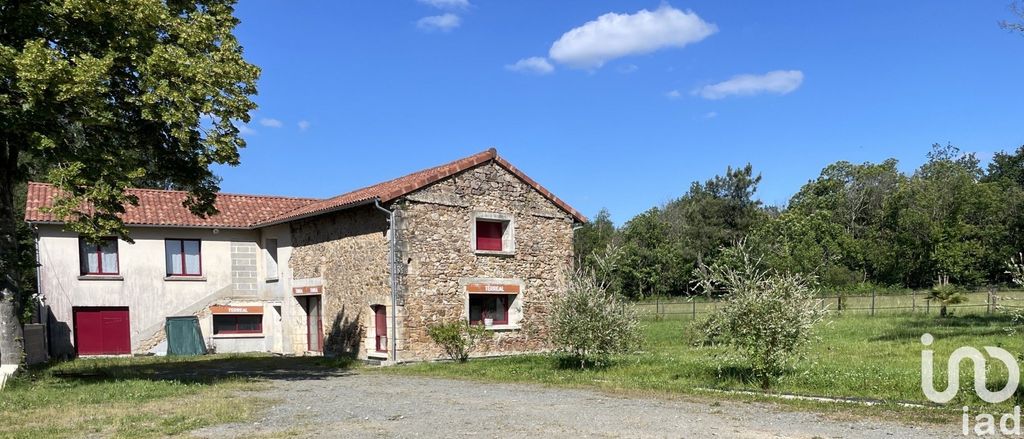 Achat maison à vendre 3 chambres 175 m² - Milhac-de-Nontron