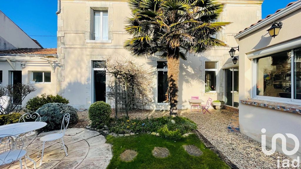 Achat maison à vendre 4 chambres 146 m² - La Rochelle