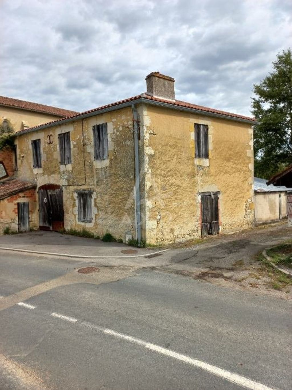 Achat maison à vendre 1 chambre 190 m² - Castelnau-d'Auzan-Labarrère