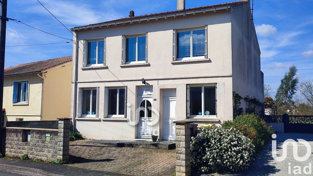 Achat maison à vendre 4 chambres 174 m² - Fontenay-le-Comte