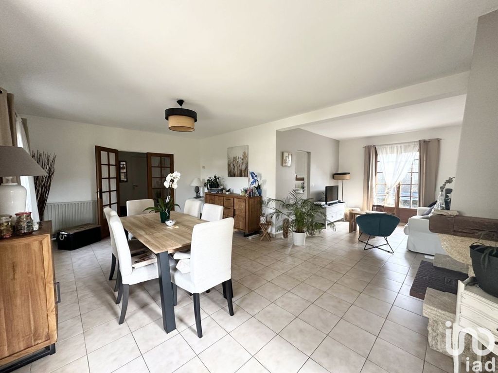 Achat maison à vendre 4 chambres 120 m² - Vaux-le-Pénil