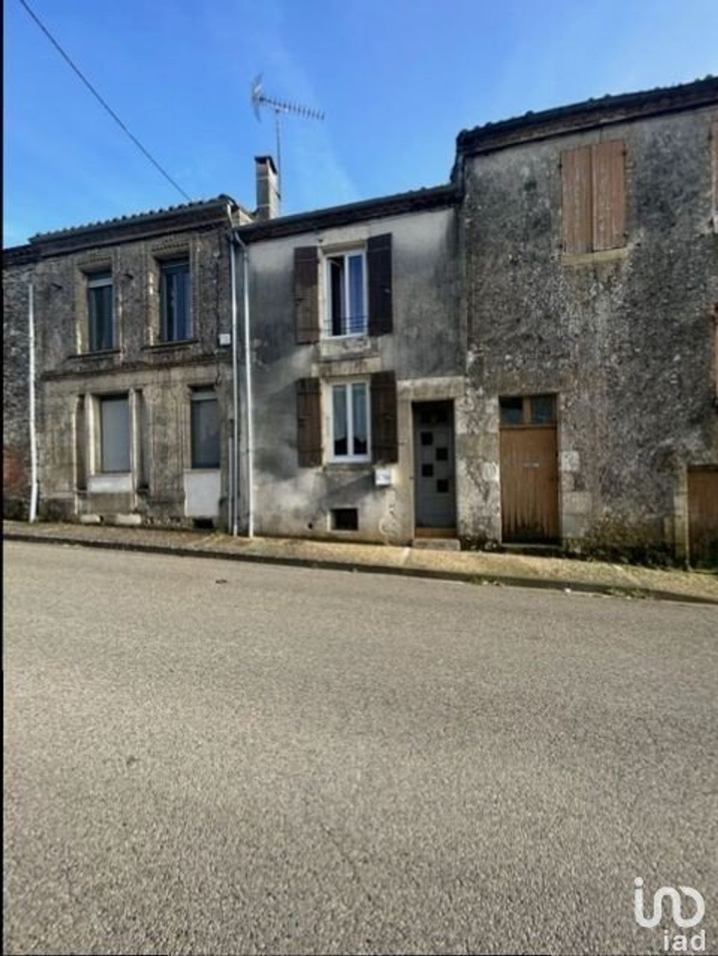 Achat maison à vendre 2 chambres 79 m² - Bourg-de-Visa