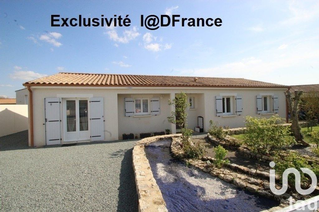Achat maison à vendre 3 chambres 108 m² - Soulignonne
