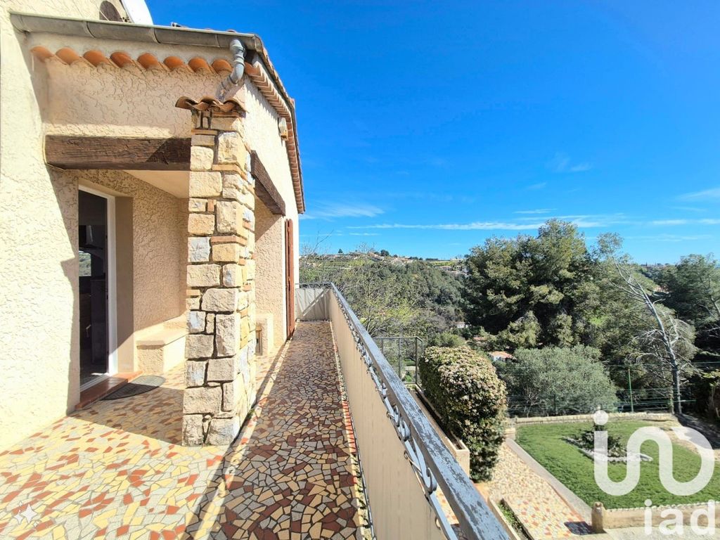 Achat maison à vendre 6 chambres 207 m² - Cagnes-sur-Mer