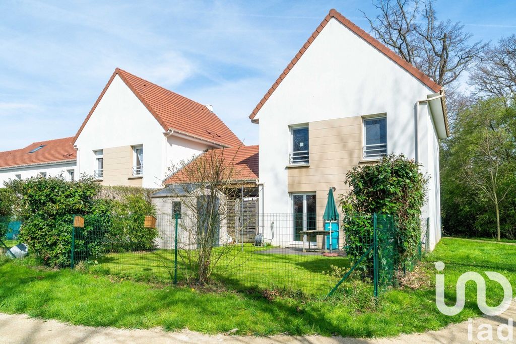 Achat maison à vendre 3 chambres 95 m² - Sainte-Geneviève-des-Bois