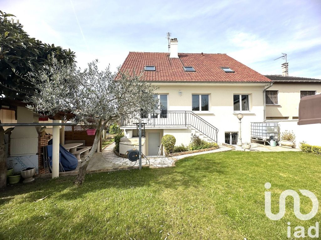 Achat maison à vendre 4 chambres 175 m² - Ormesson-sur-Marne