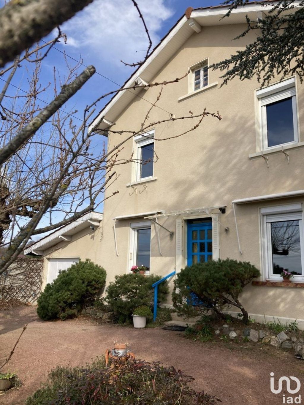 Achat maison à vendre 3 chambres 126 m² - Pouilly-lès-Feurs