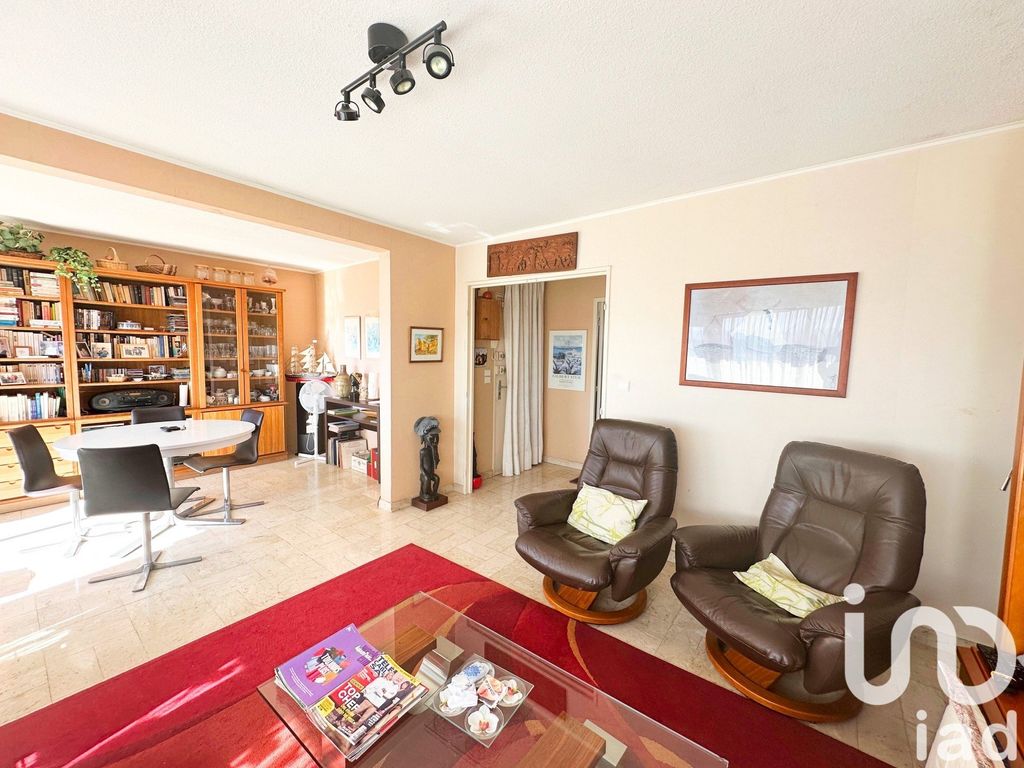 Achat appartement à vendre 3 pièces 77 m² - Fréjus