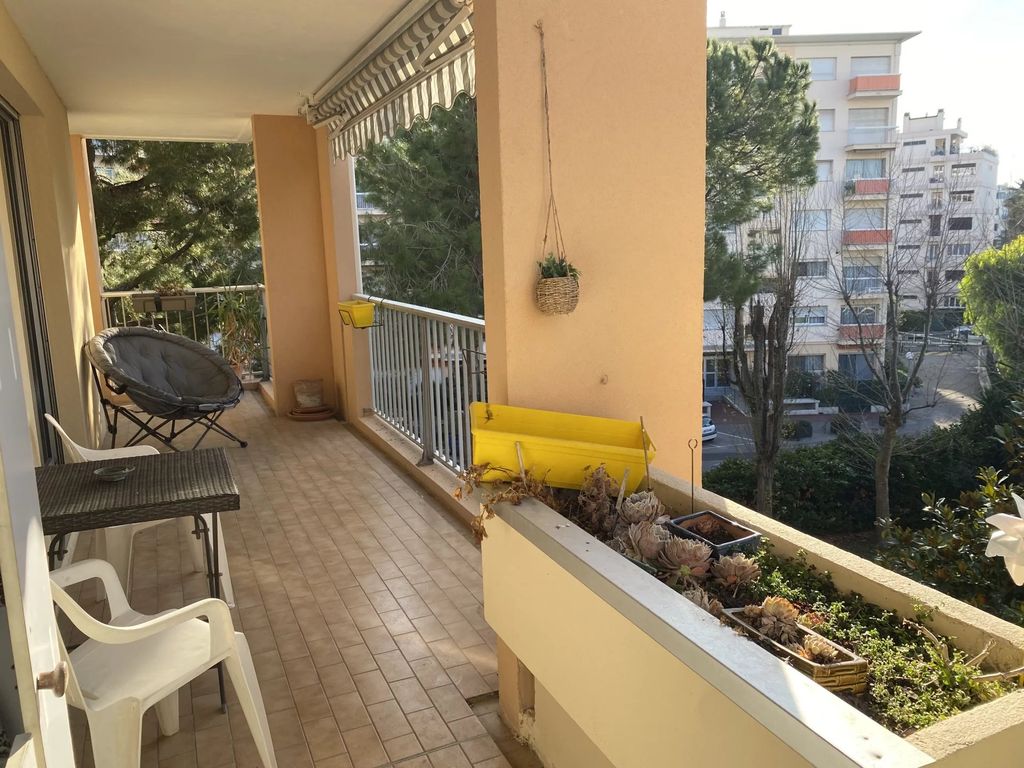 Achat appartement à vendre 3 pièces 70 m² - Cagnes-sur-Mer