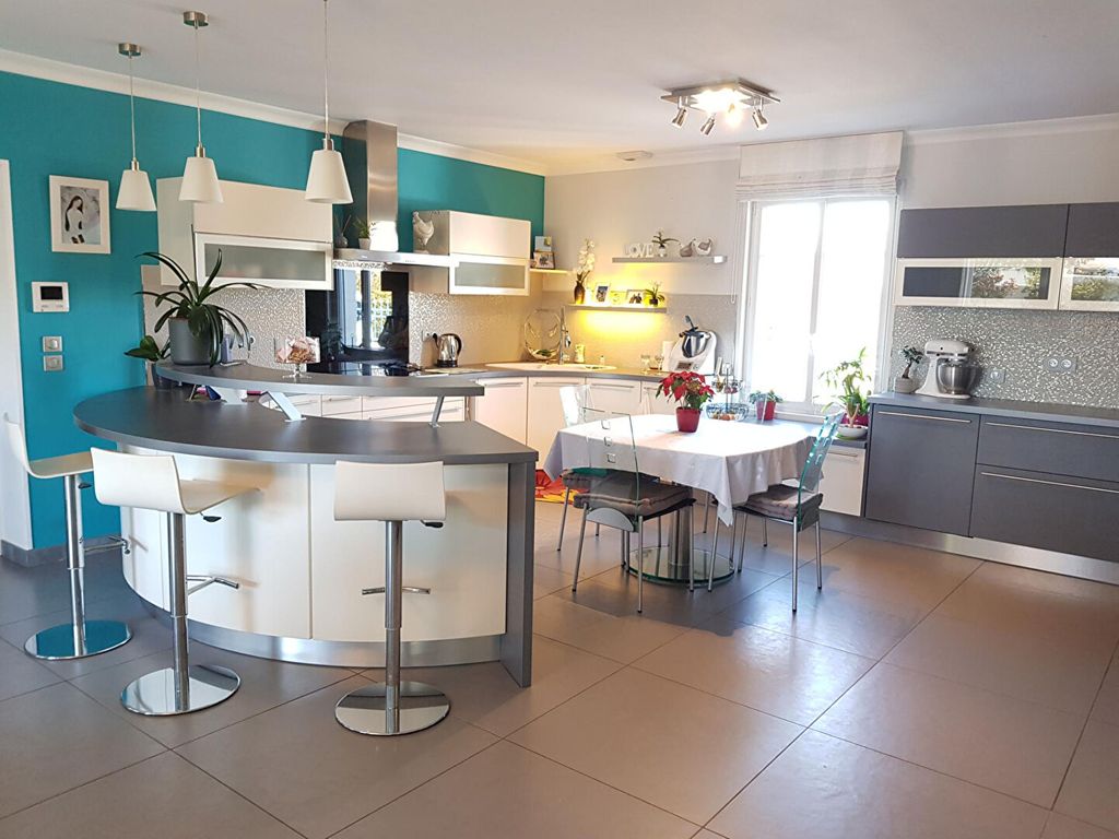 Achat maison à vendre 6 chambres 242 m² - Châtelaillon-Plage