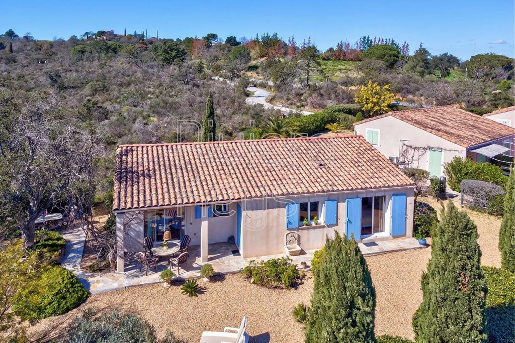 Achat maison à vendre 3 chambres 98 m² - Roquebrune-sur-Argens