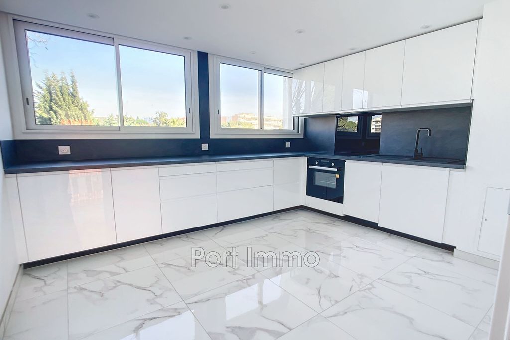 Achat appartement à vendre 4 pièces 122 m² - Cagnes-sur-Mer