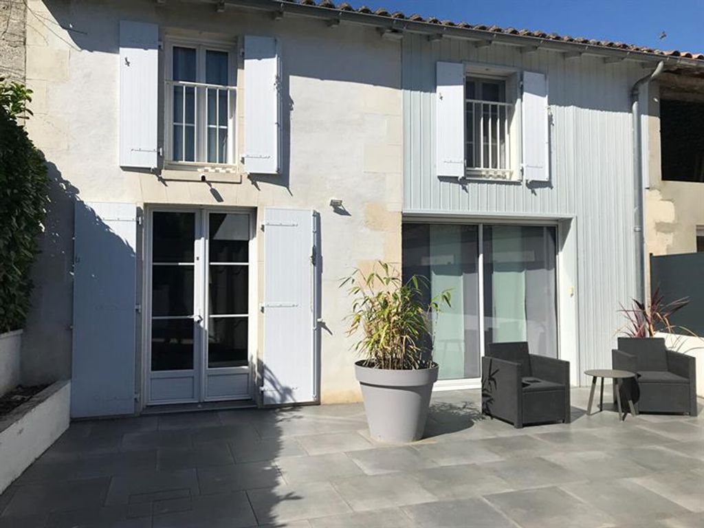 Achat maison à vendre 3 chambres 145 m² - Saint-Porchaire