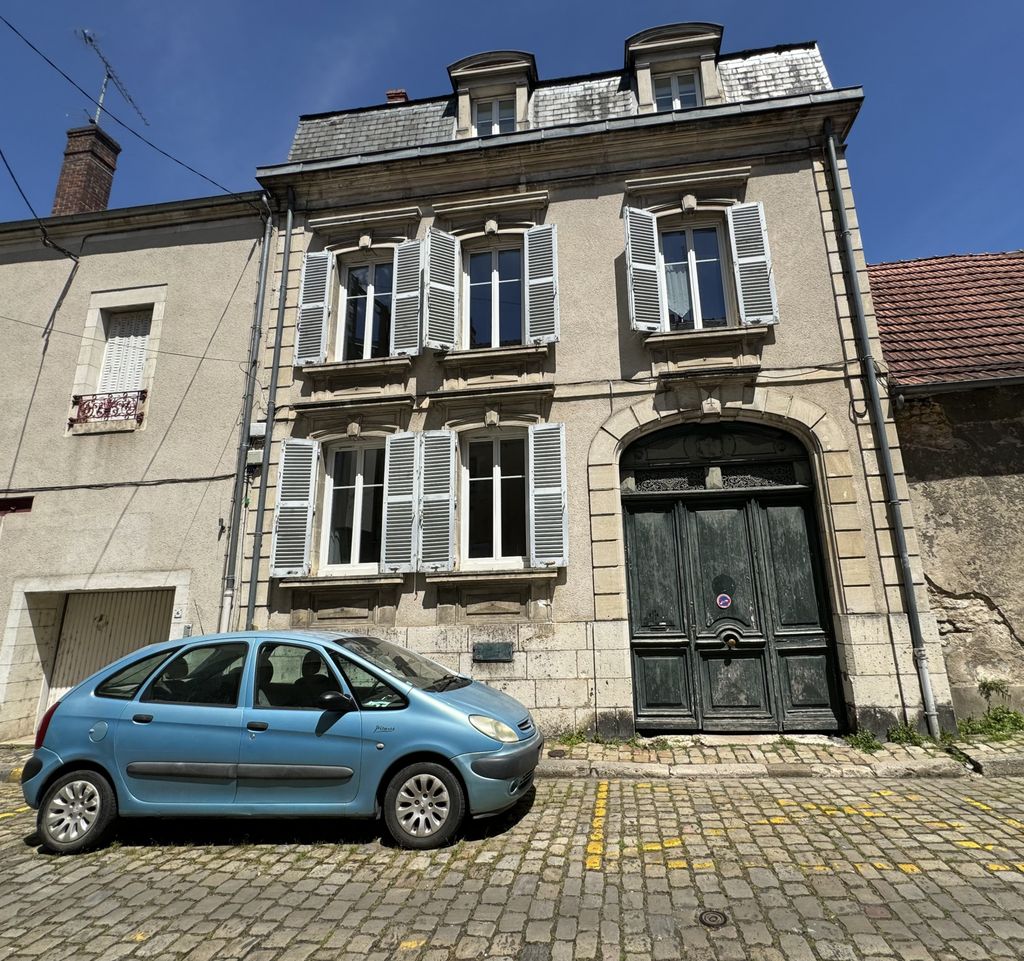 Achat maison à vendre 5 chambres 228 m² - Bourges