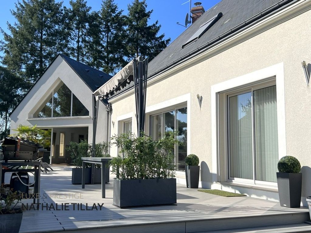 Achat maison à vendre 4 chambres 231 m² - Orléans