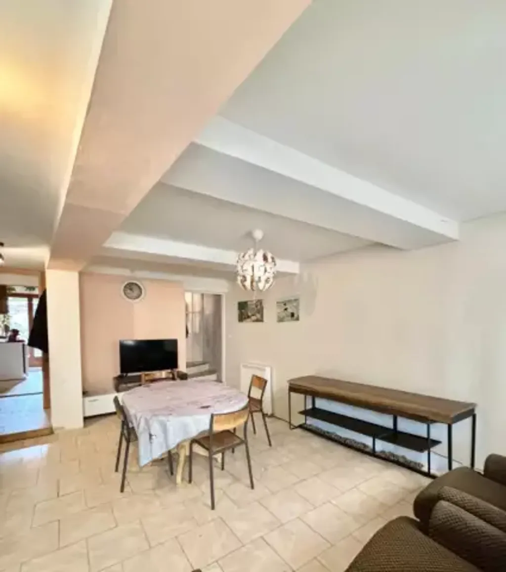 Achat maison à vendre 2 chambres 71 m² - Tarascon