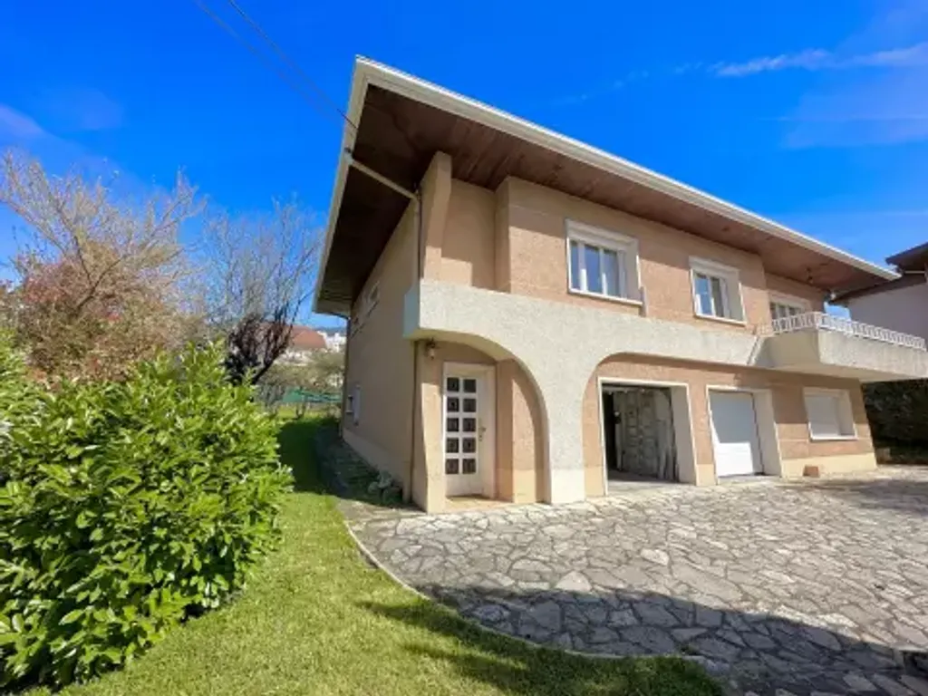 Achat maison à vendre 5 chambres 168 m² - Aix-les-Bains
