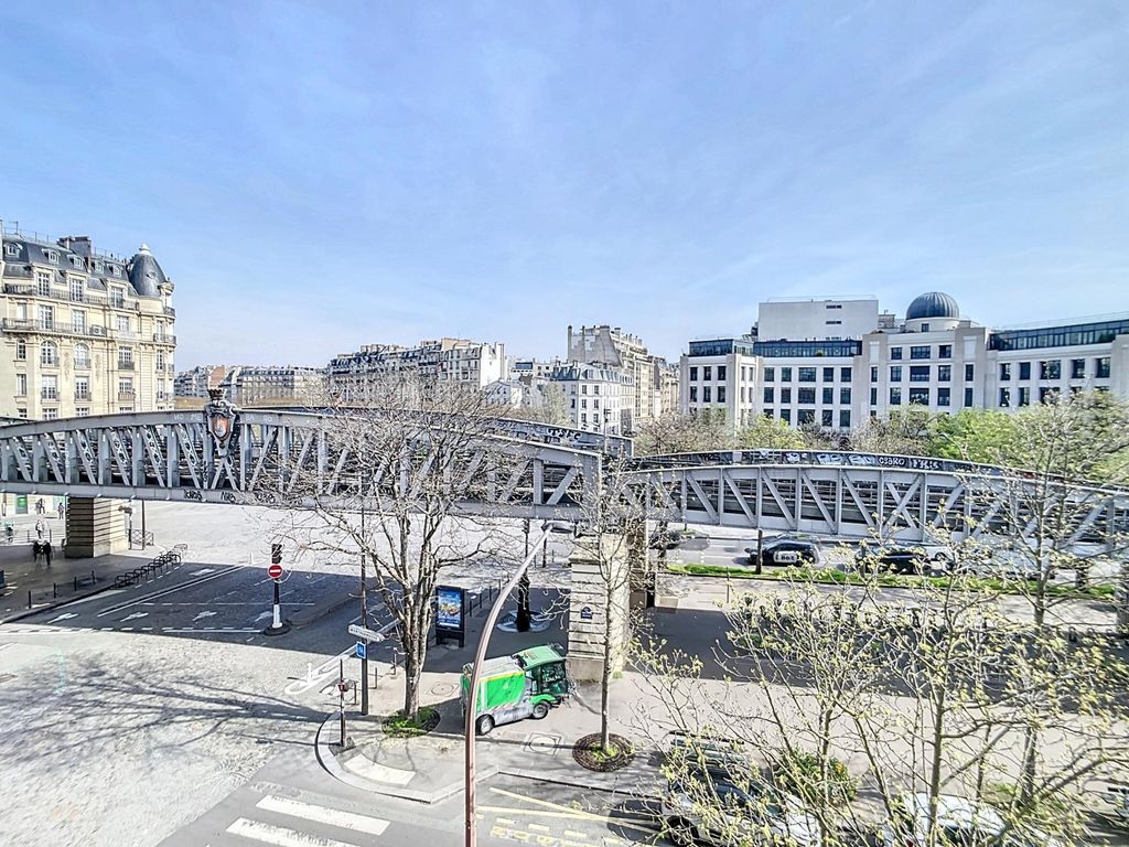 Achat duplex à vendre 4 pièces 86 m² - Paris 15ème arrondissement