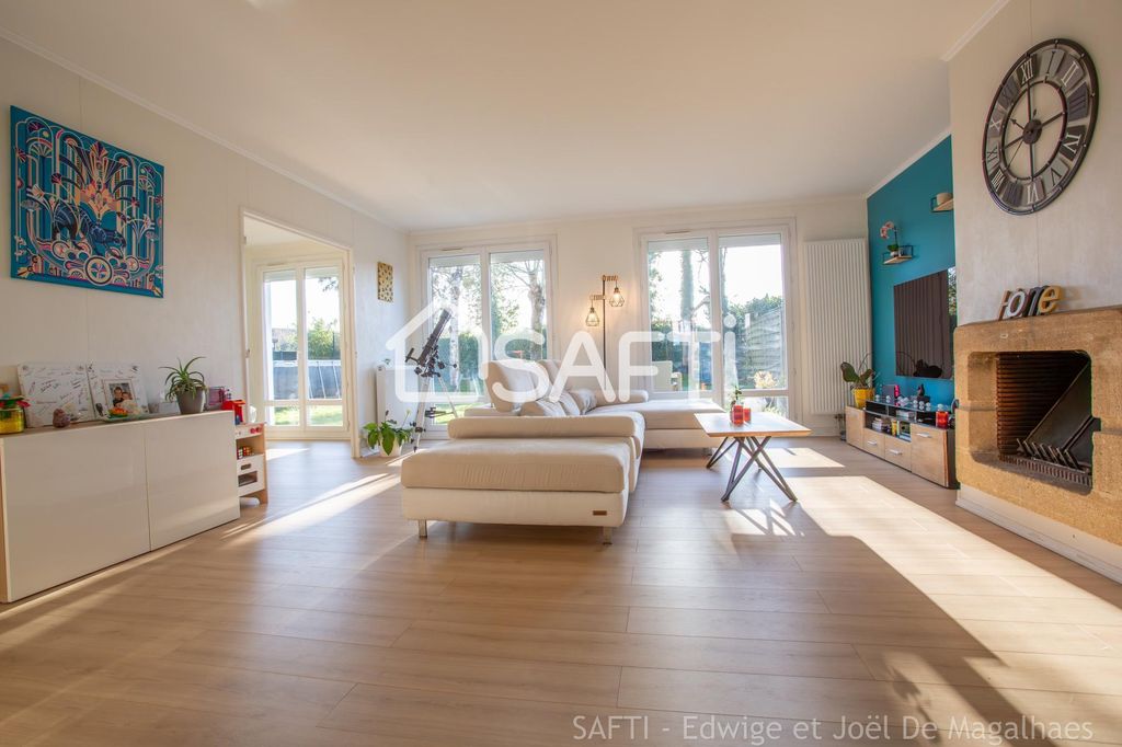 Achat maison à vendre 4 chambres 135 m² - Le Mesnil-Saint-Denis