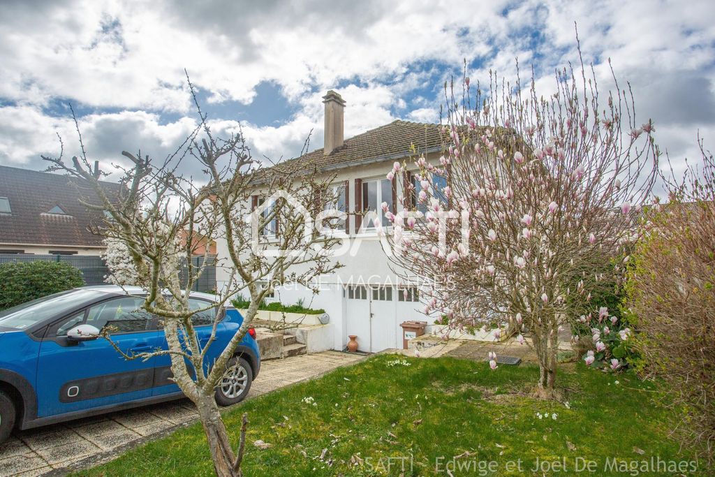 Achat maison 4 chambre(s) - Le Mesnil-Saint-Denis