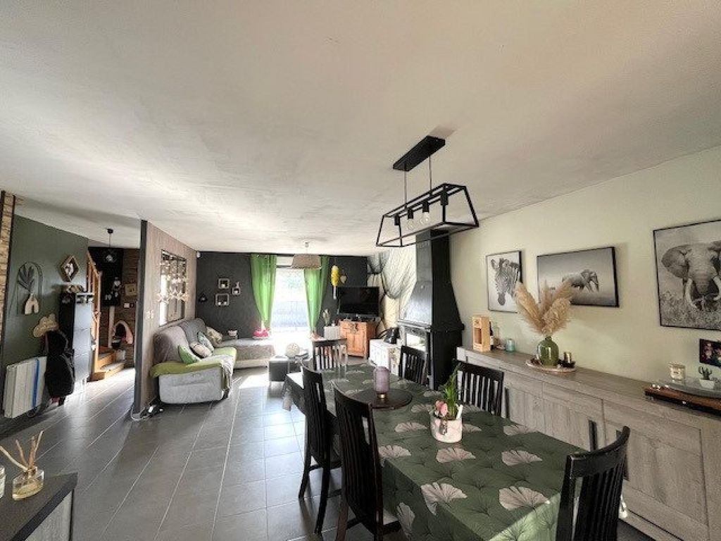 Achat maison à vendre 3 chambres 101 m² - Fesmy-le-Sart