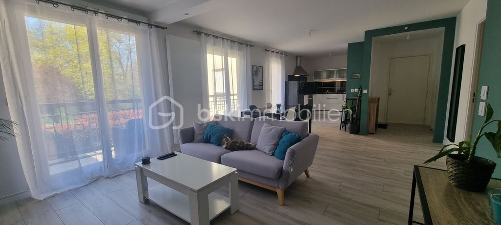 Achat appartement à vendre 4 pièces 74 m² - Saint-Germain-lès-Corbeil