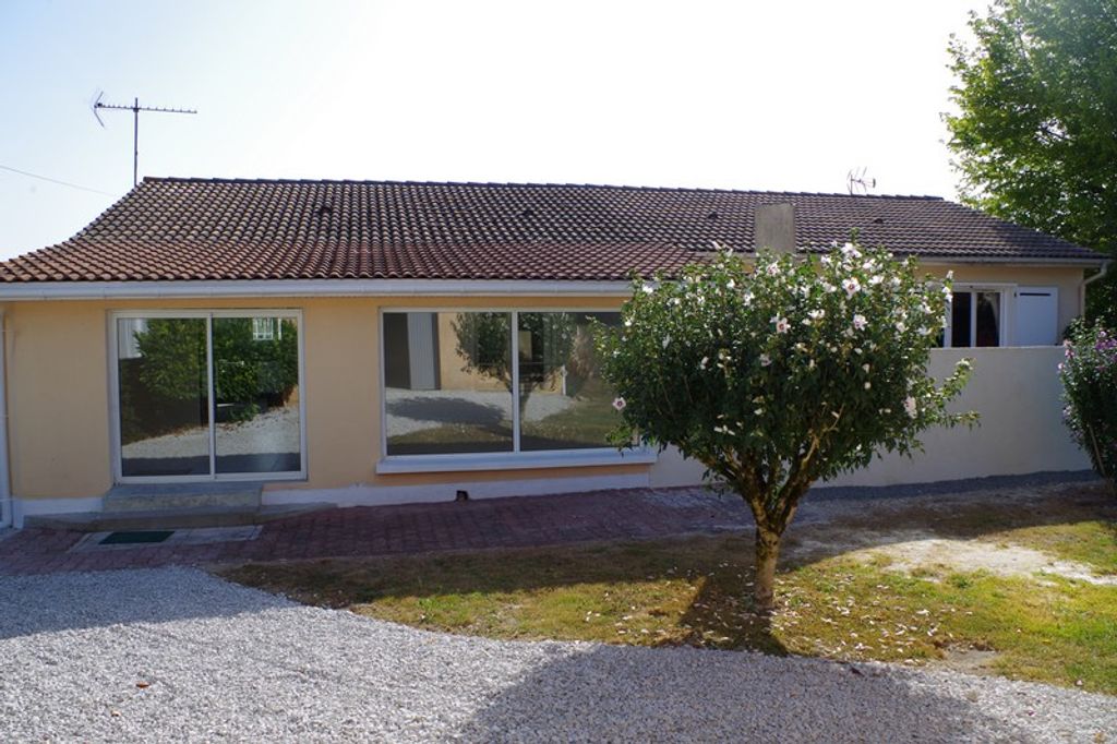 Achat maison à vendre 2 chambres 80 m² - Saint-Seurin-de-Cursac