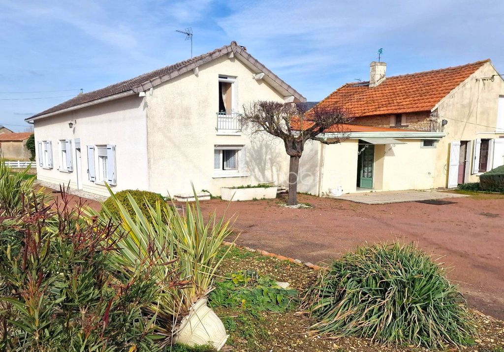 Achat maison à vendre 3 chambres 190 m² - Cuhon