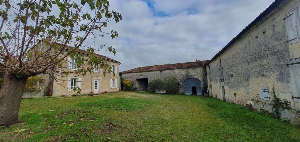 Achat maison à vendre 3 chambres 116 m² - Saint-Saturnin