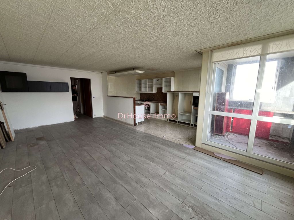 Achat appartement à vendre 5 pièces 98 m² - Roissy-en-Brie