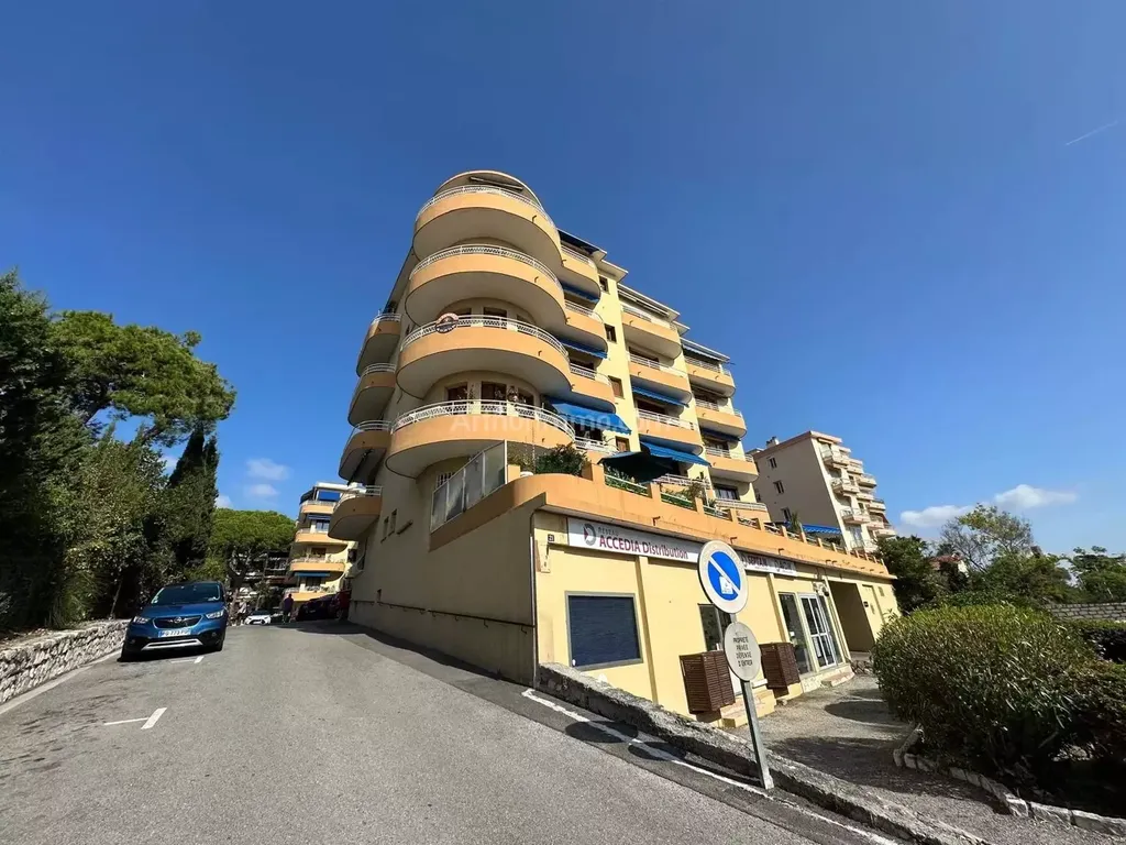 Achat appartement à vendre 3 pièces 70 m² - Cagnes-sur-Mer