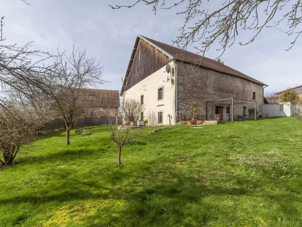 Achat maison à vendre 4 chambres 146 m² - Besançon