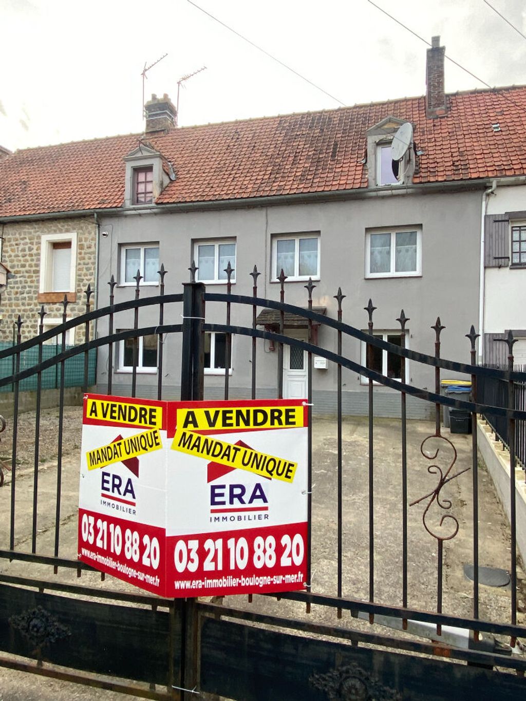 Achat maison à vendre 3 chambres 143 m² - Saint-Étienne-au-Mont