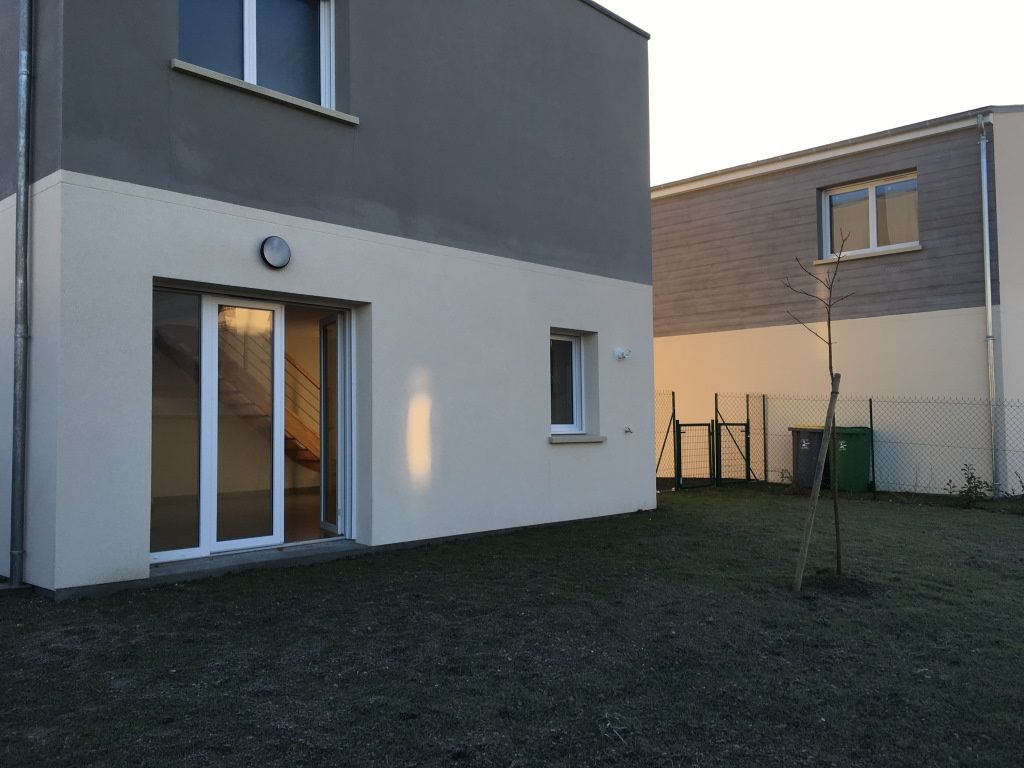 Achat maison à vendre 3 chambres 88 m² - Saint-Jean-de-la-Ruelle