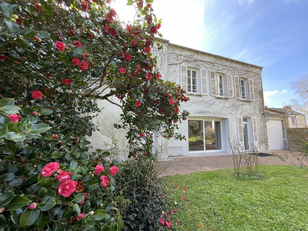 Achat maison à vendre 5 chambres 210 m² - Savenay