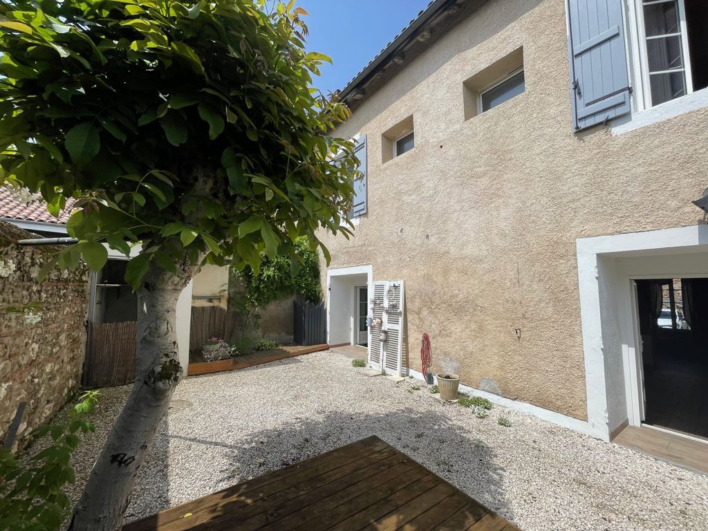 Achat maison à vendre 4 chambres 155 m² - Castelmoron-sur-Lot