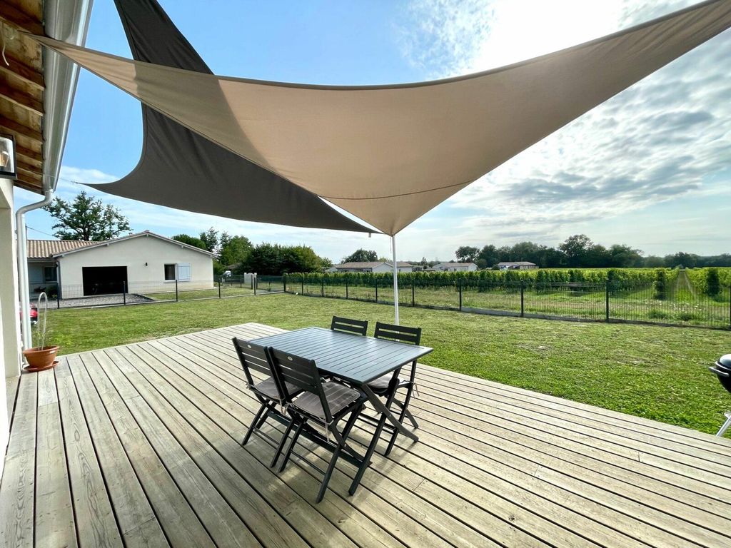 Achat maison à vendre 3 chambres 100 m² - Saint-Genès-de-Fronsac