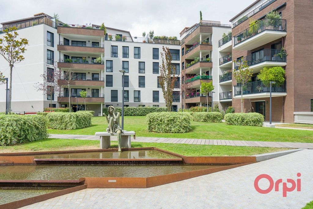 Achat appartement à vendre 4 pièces 84 m² - Le Plessis-Robinson