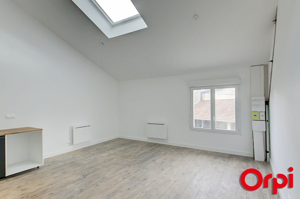 Achat appartement à vendre 2 pièces 42 m² - Bourgoin-Jallieu