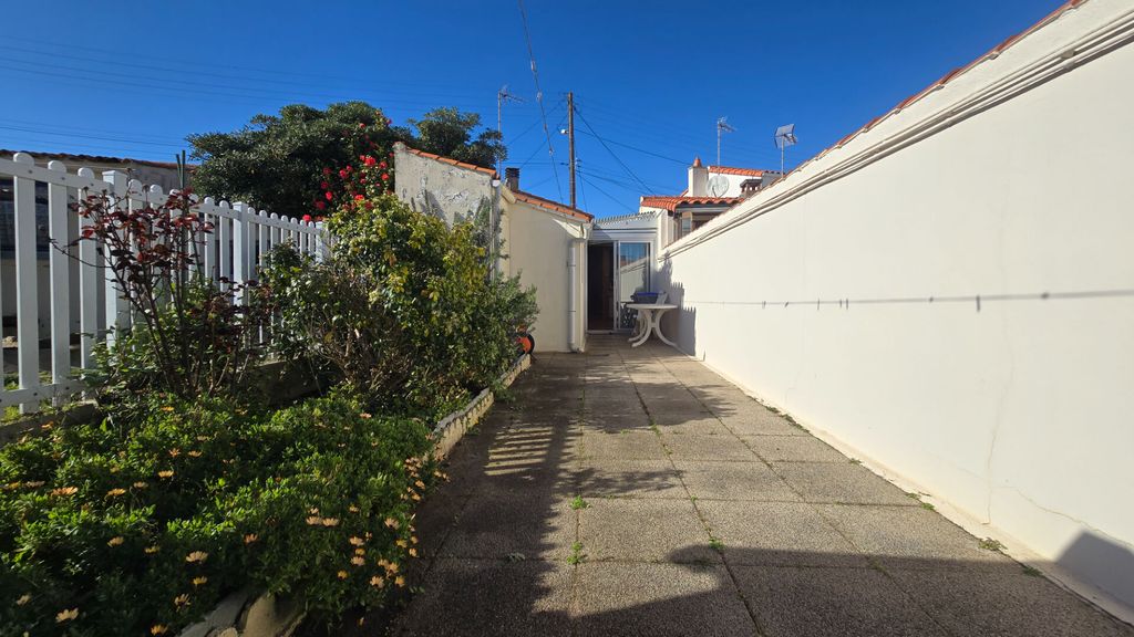 Achat maison à vendre 2 chambres 61 m² - Les Sables-d'Olonne