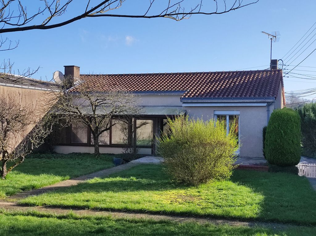 Achat maison à vendre 3 chambres 88 m² - Beaupréau-en-Mauges