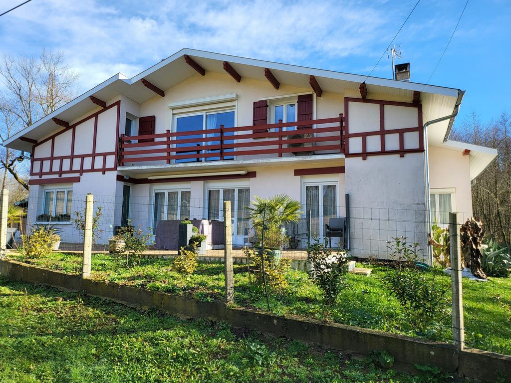 Achat maison à vendre 6 chambres 225 m² - Salies-de-Béarn