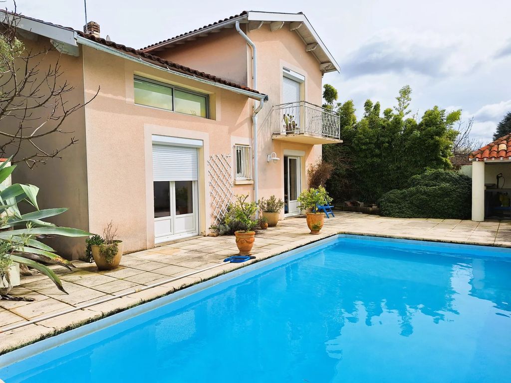 Achat appartement à vendre 5 pièces 135 m² - Montauban