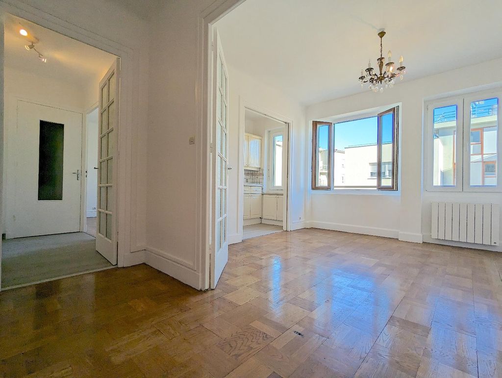 Achat appartement à vendre 3 pièces 54 m² - Lyon 8ème arrondissement