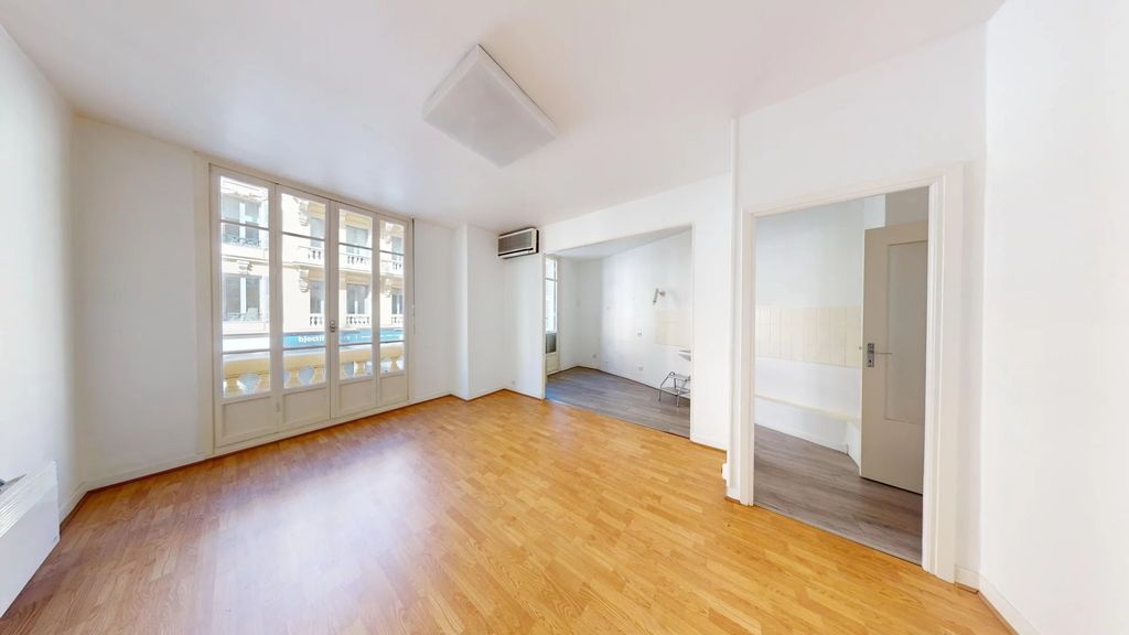 Achat appartement à vendre 3 pièces 73 m² - Nice