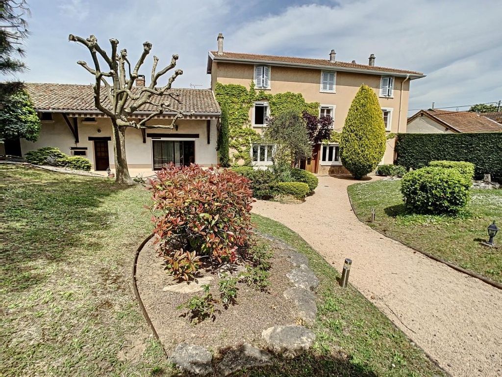 Achat maison à vendre 4 chambres 204 m² - Villefranche-sur-Saône