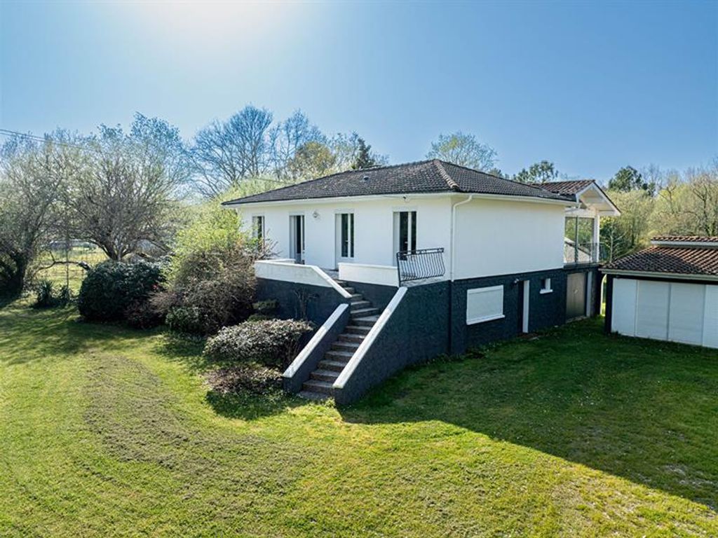 Achat maison à vendre 4 chambres 168 m² - Saint-Vivien-de-Médoc