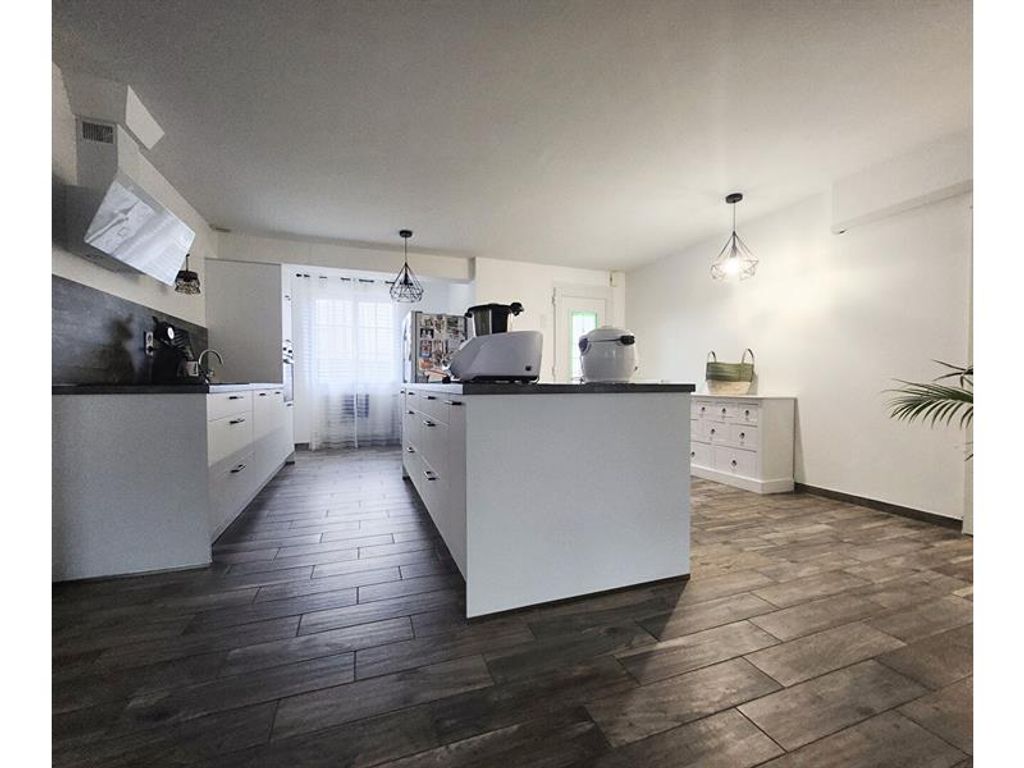 Achat maison à vendre 5 chambres 155 m² - Changé